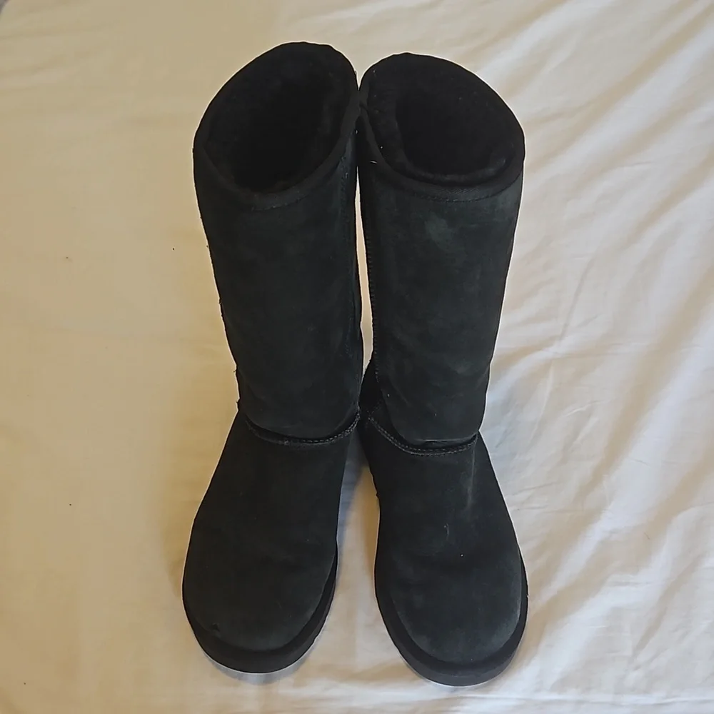 Black Classic Tall UGGS Size 7